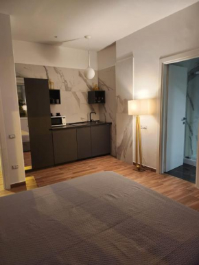 Holding House -Close train station and port Salerno